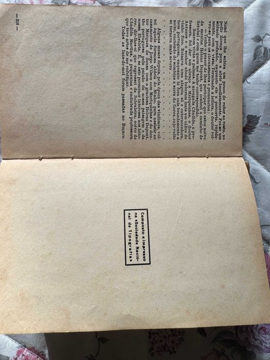 Livro antigo "A nossa Patria"