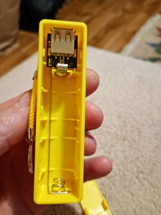 Міні павербанк під акумулятор