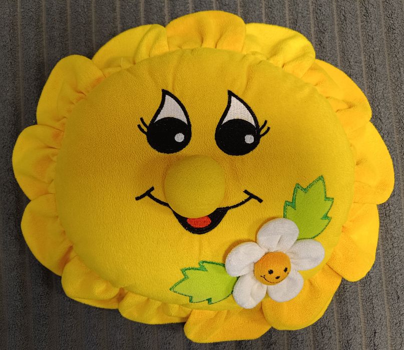 М'які іграшки: "Зайчиха", "Сонечко"