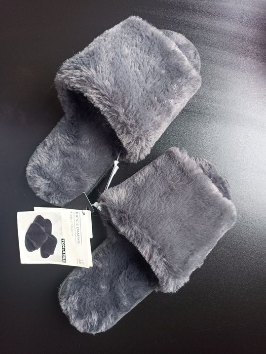 Kapcie w kolorze szarym