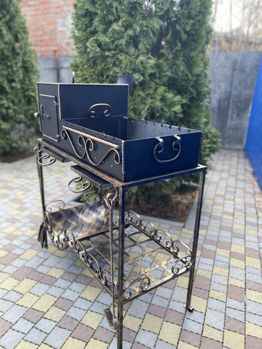 Мангал кований з піччю і столиком: