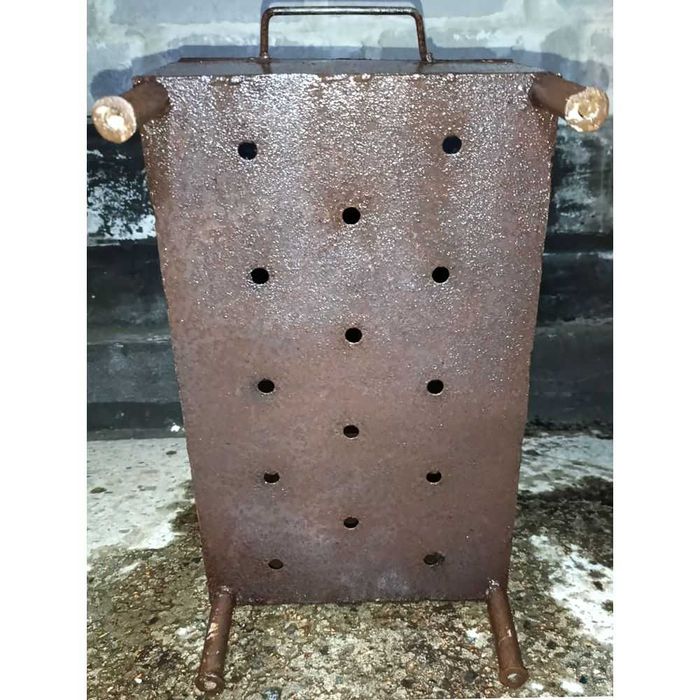 Мангал в рабочем состоянии. Самовывоз!