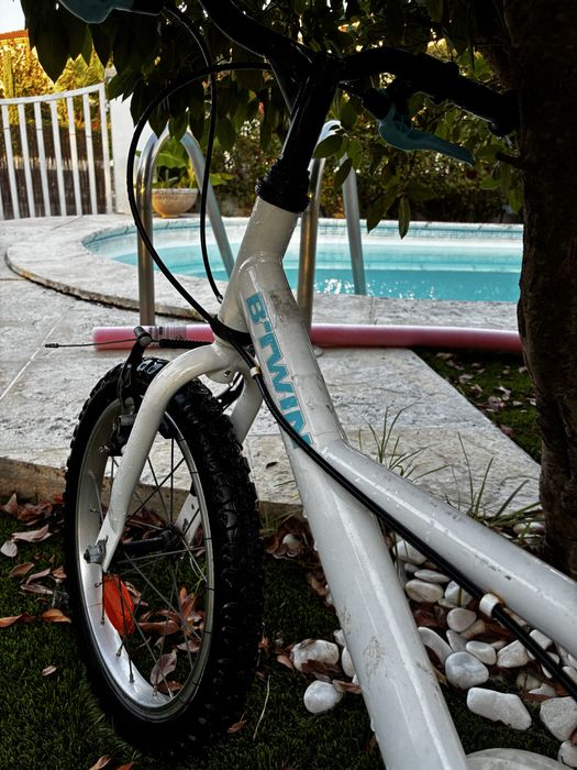 Bicicleta criança B’Twin roda 16” – Bom estado