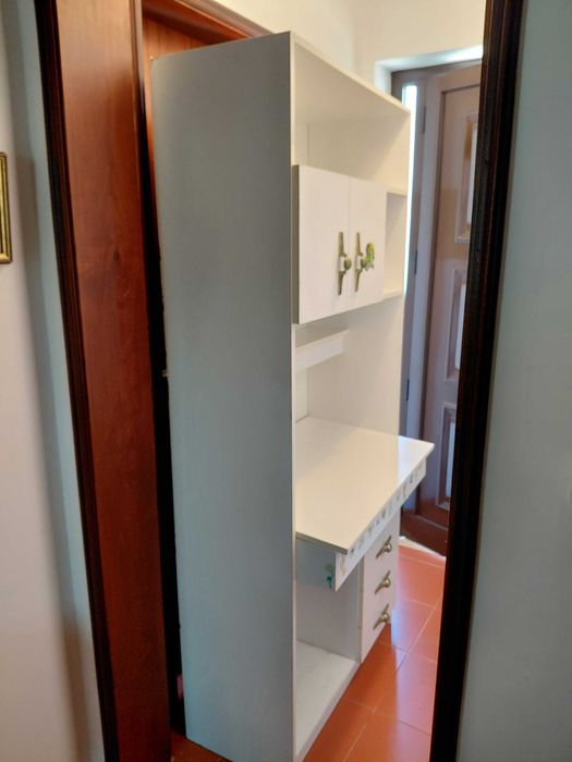 Secretária em Móvel para Quarto de Jovem Estudar ou Lazer