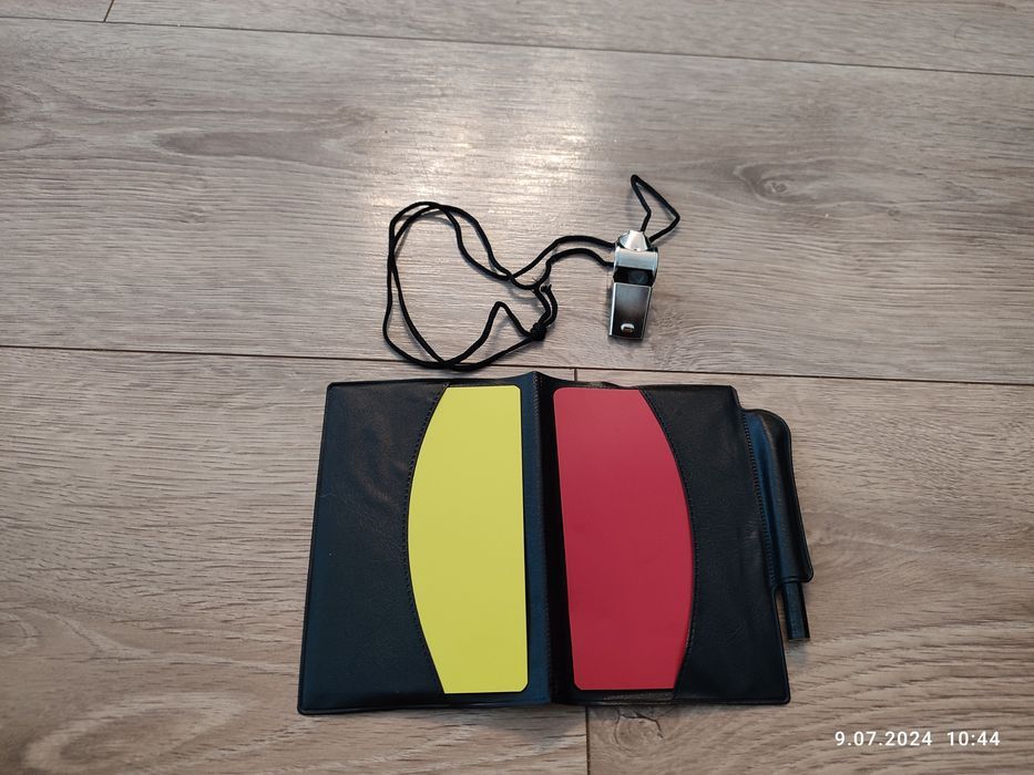 Nowy zestaw dla sędziego piłka nożna