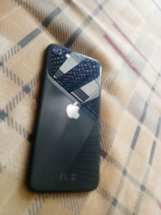 iPhone se 64 gb  хорошее состояние