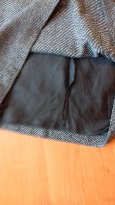 Классные  теплые мини юбки (серая и синяя), 10 размер.
MARKS & SPENCER