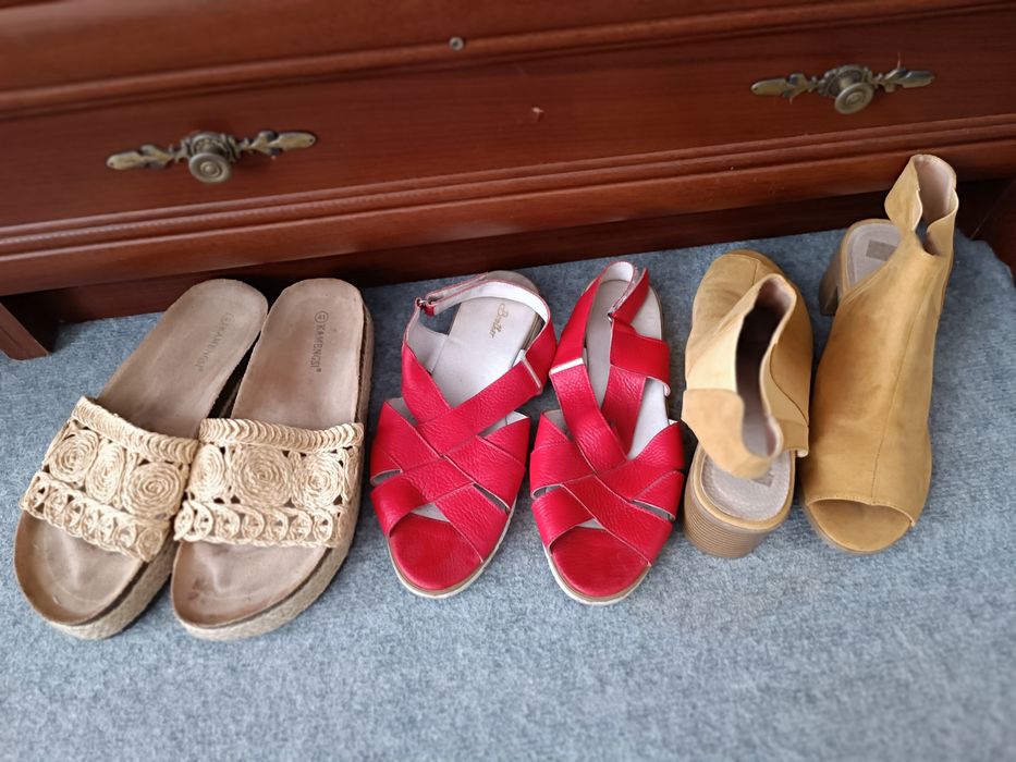 Продам босоножки женские 40 размер