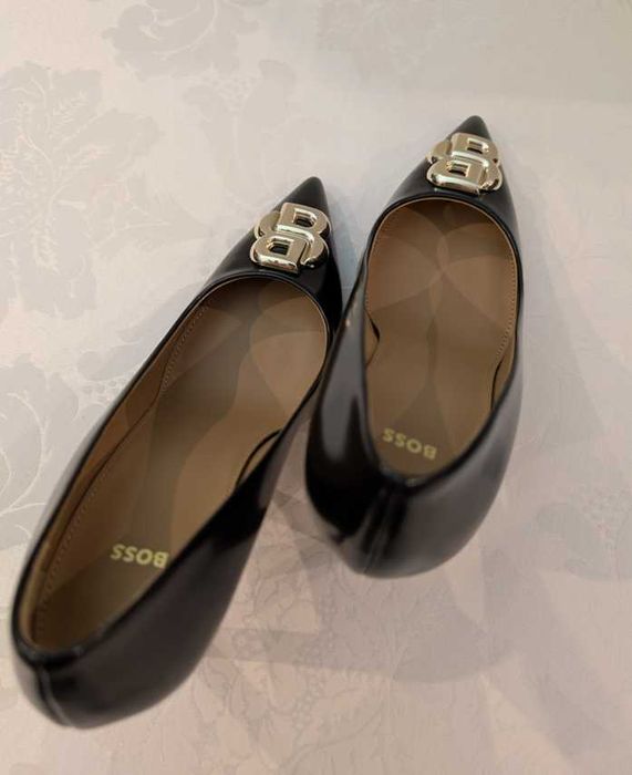 Sapatos BOSS em pele - NOVOS