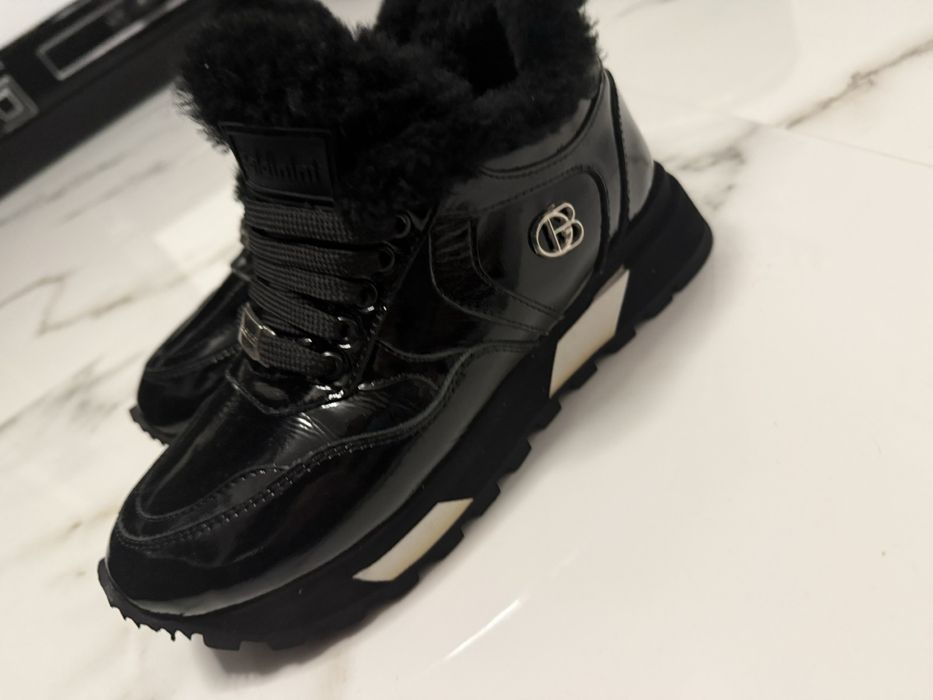 Зимові кросівки шкіра baldinini 35 цегейка натуральна