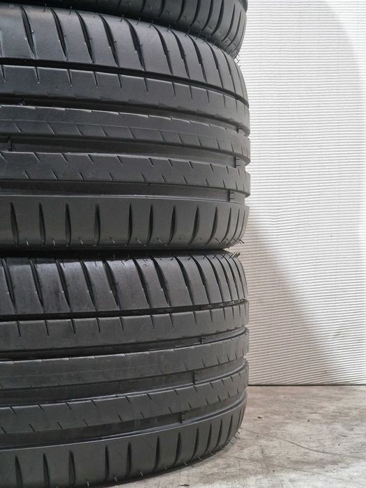 4 Pneus 235/45R19 MICHELIN Semi Novos