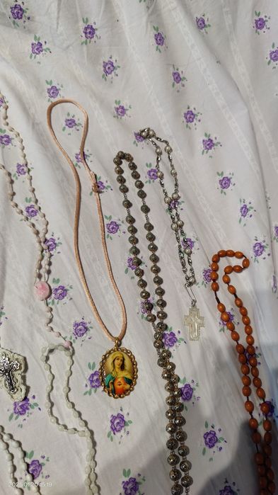 Crucifixos e relógios