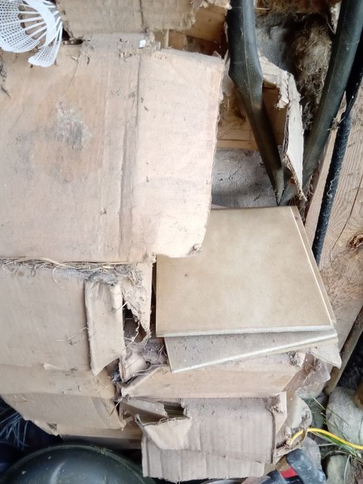 Płytki ceramiczne z czasów PRL-u