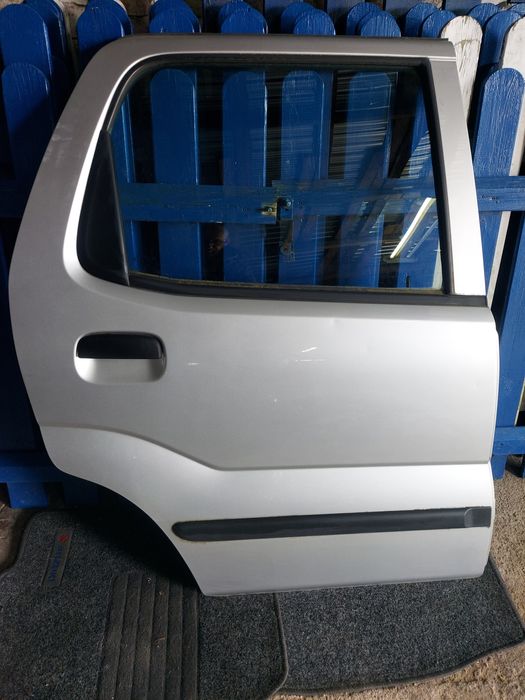 Drzwi prawy tył suzuki ignis 2 kod  su1