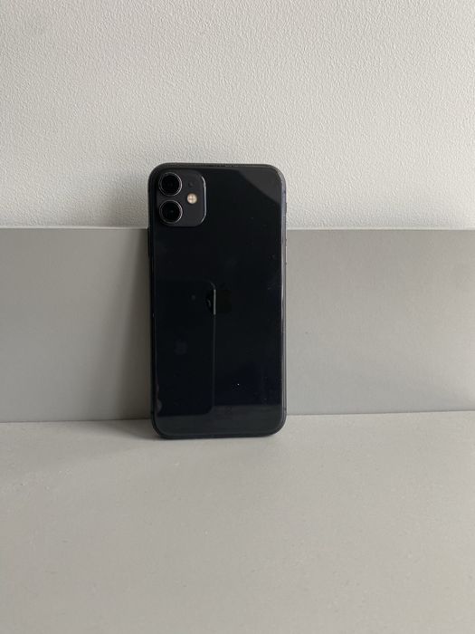 iPhone 11 / 64GB