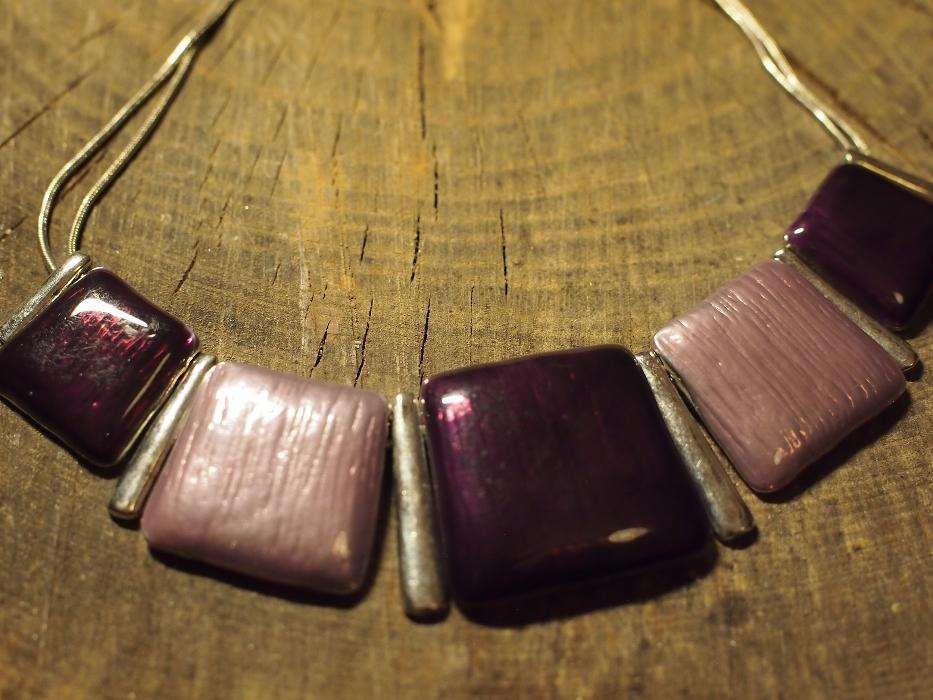 Colar NOVO metálico quadrados Roxo/Lilás