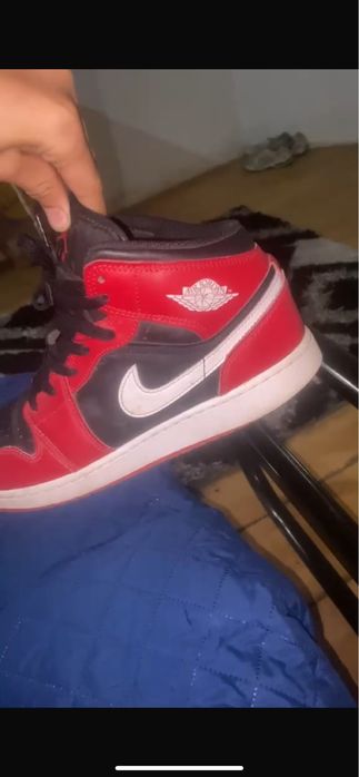 Nike Jordan 1 (Vermelhos e Pretos)