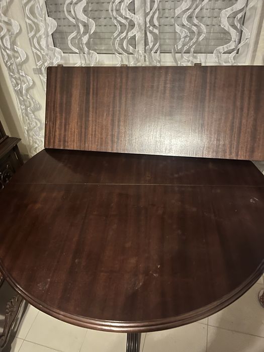 Conjunto mesa extensível e 4 cadeiras