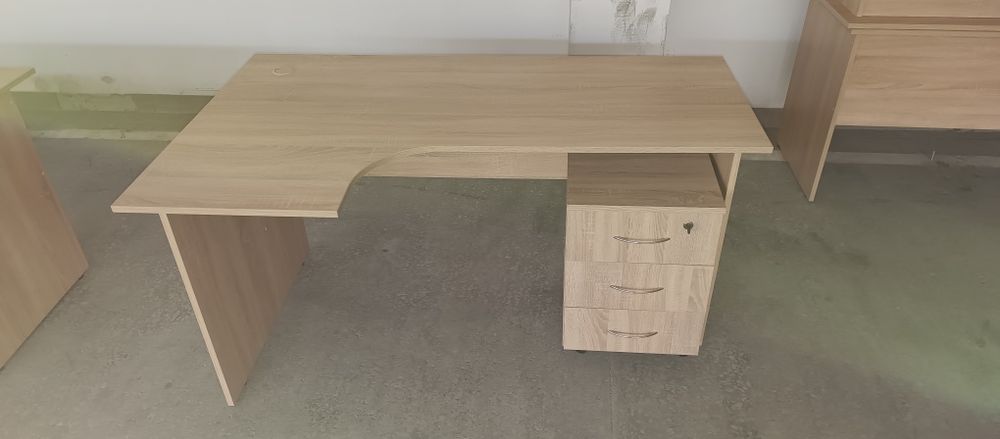 Biurko kontenerek jak nowe