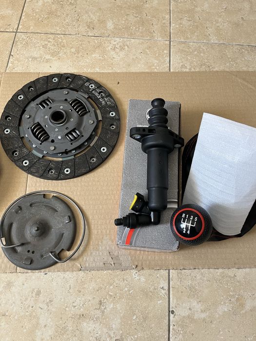 Kit Embraiagem LuK + Bomba + Manopla Audi A3 8L 1.6