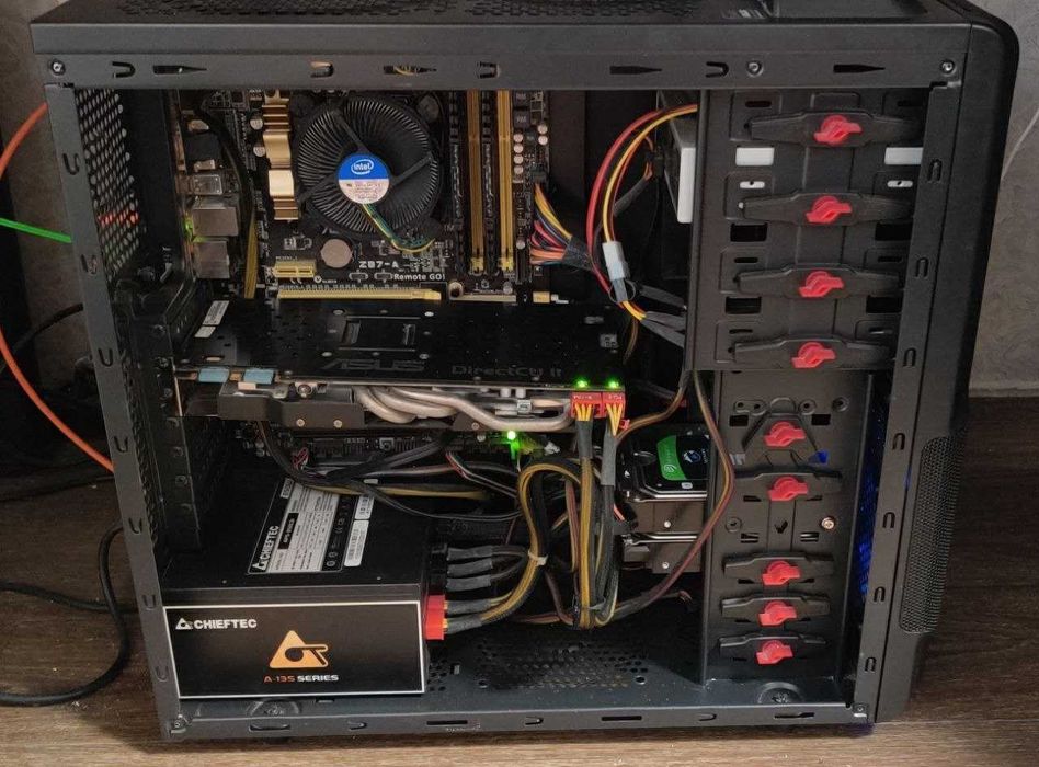 Компьютер + клавиатура в подарок (i7-4770k, SSD 120 Gb + HDD 4 Tb)