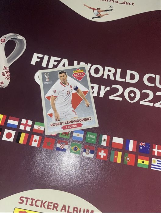 Cromo Extra Sticker Robert Lewandowski Silver / Prata - Qatar 2022