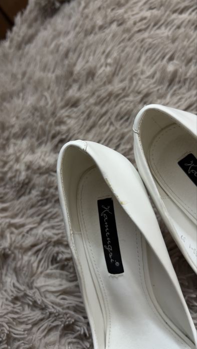 Туфли на каблуке