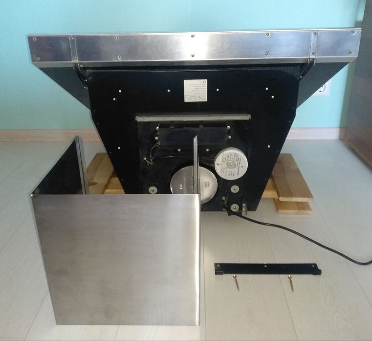 Витяжка потужна 80*80 interline VIP BL A 80 вытяжка кухонная мощная