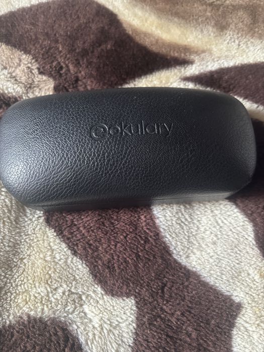 Etui na okulary b.dobry stan