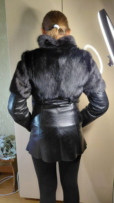 Шуба утеплена з натуральної шкіри та хутра