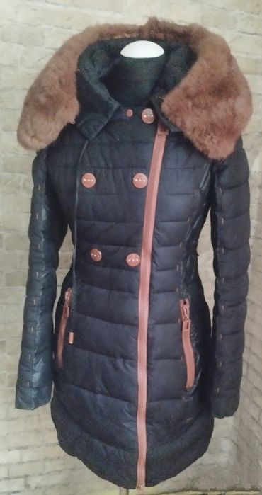 Теплий та зручний пуховик