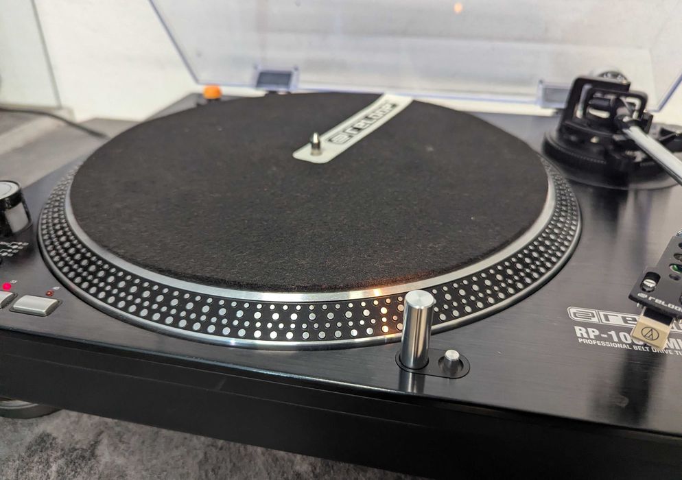 Програвач платівок Reloop RP-1000 MK3.
