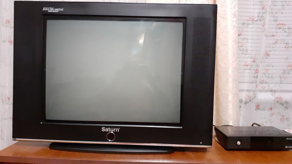 Телевизор и тюнер.