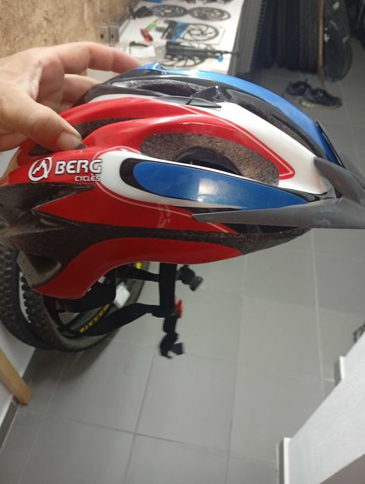 Capacete Berg novo