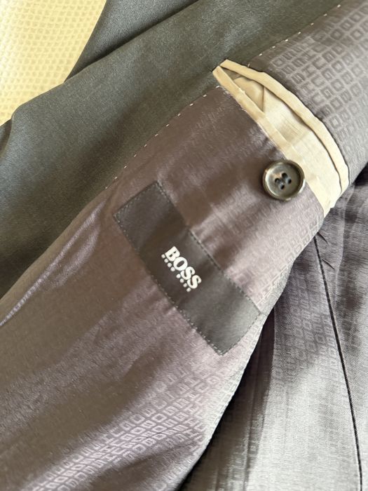 Ciemno szara marynarka hugo boss uniwersalna w bdb stanie wiosna swiet