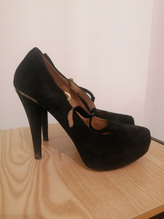 Sapato de salto alto