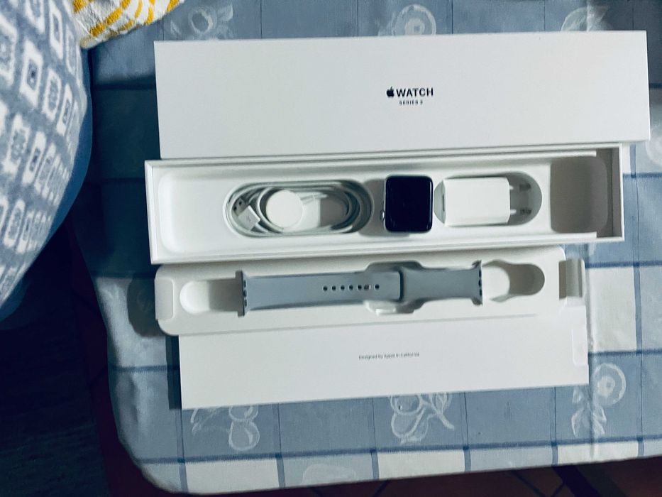 SmartWatch Apple série 3 42mm com ecran partido