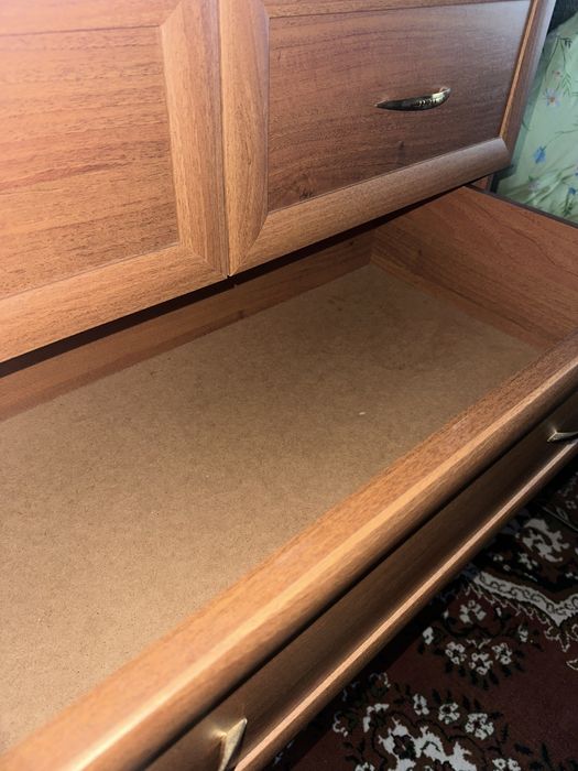 Комод в кімнату з дуба, є торг