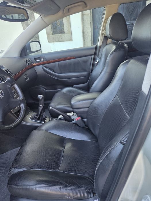 Toyota Avensis Sw 2.0