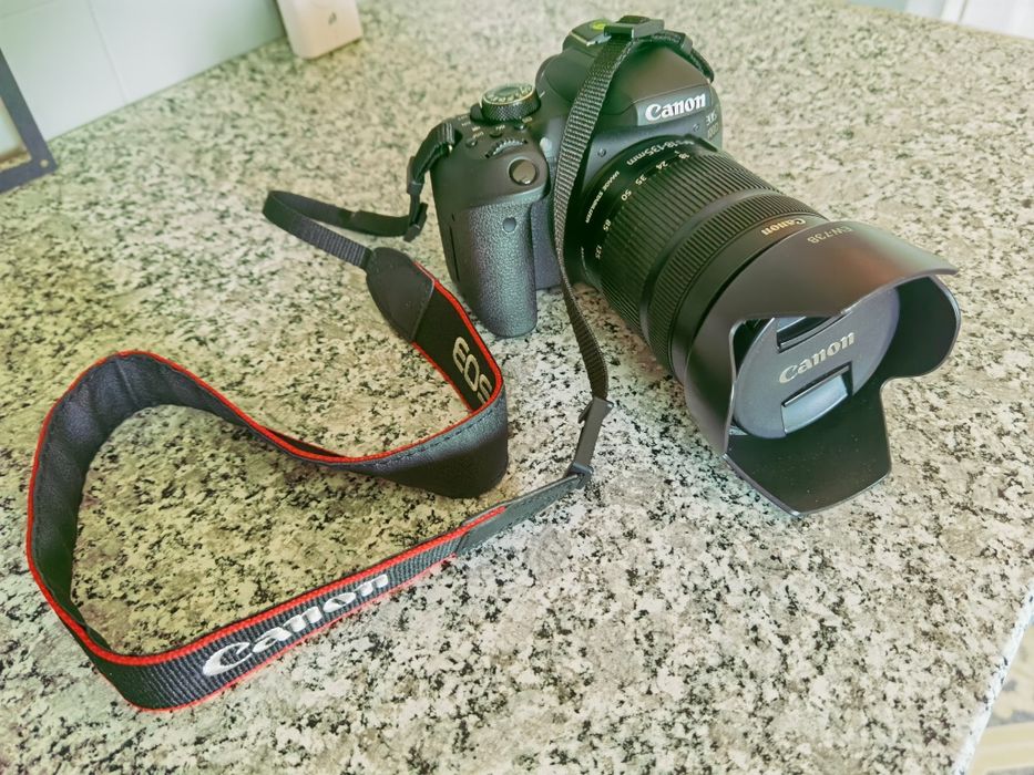 Canon eos 800d + lente 18-135mm