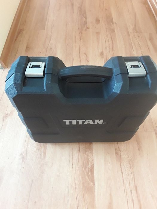 Walizka na wiertarkę TITAN