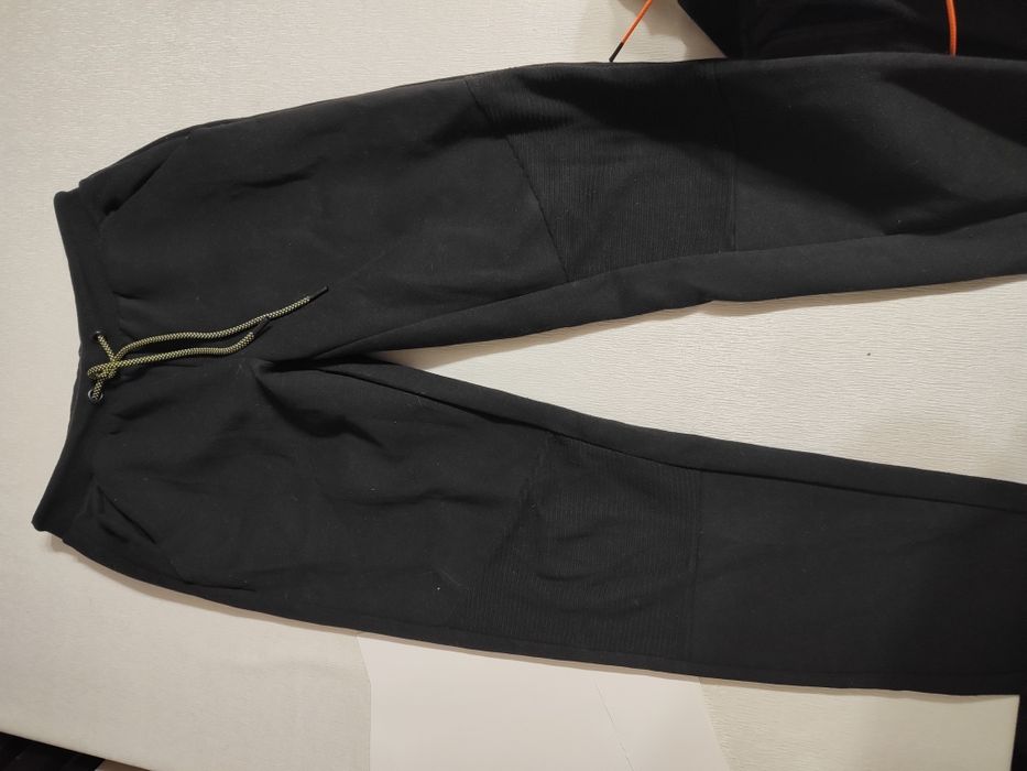 Przedam Spodnie dresowe