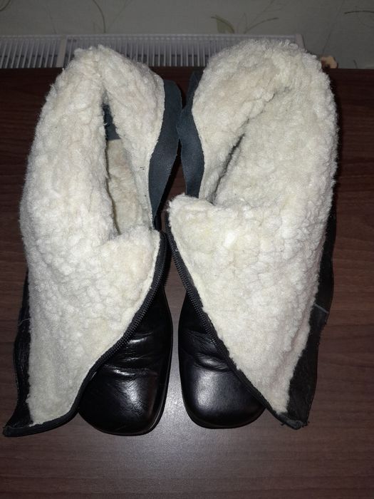 Жіночі шкіряні зимові чоботи.