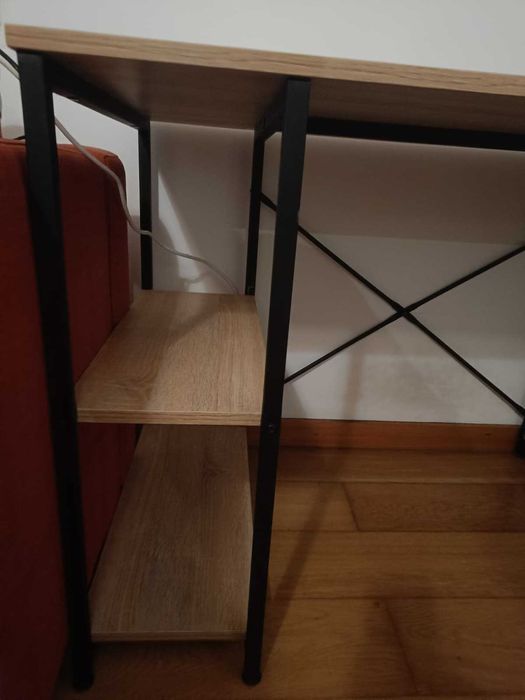 Secretária Aço e aglomerado de melamina