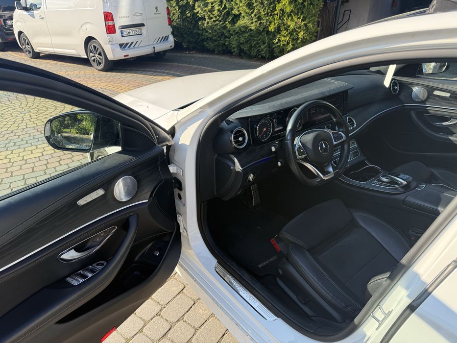 Mercedes E220d 4matic salon polska stan bdb