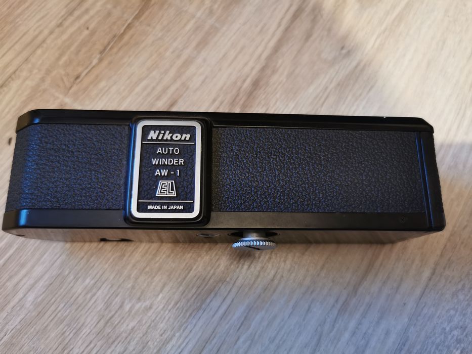 Nikon AW-1 auto winder