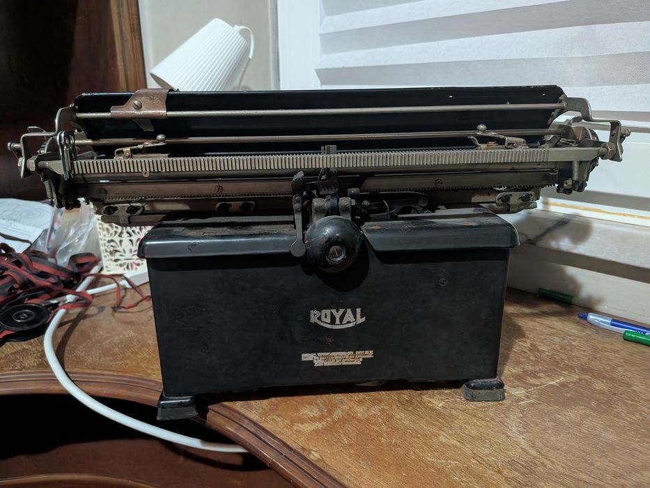 Máquina de escrever antiga Royal Model 10.