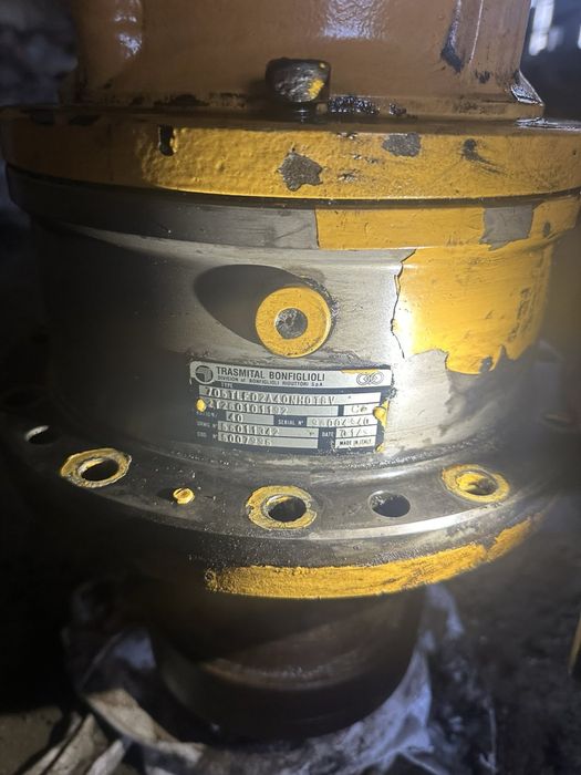 Редуктор повороту екскаватора LIEBHERR 312