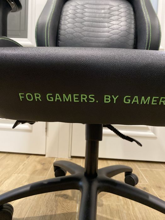 Крісло ігрове  Razer