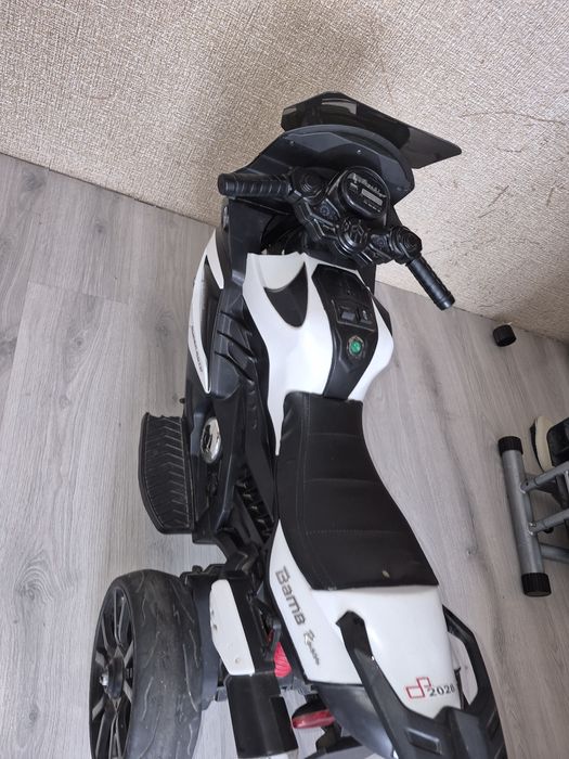 Дитячий мотоцикл електромобіль